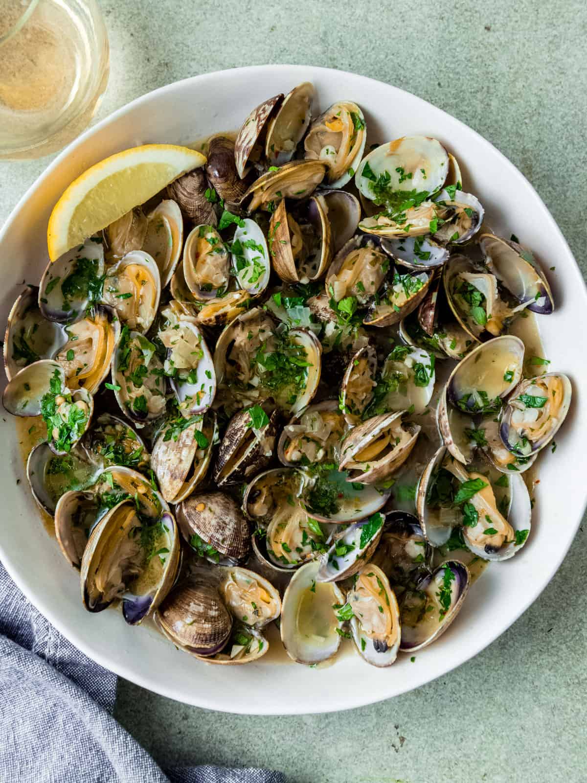 French White Wine & Fines Herbes Clams